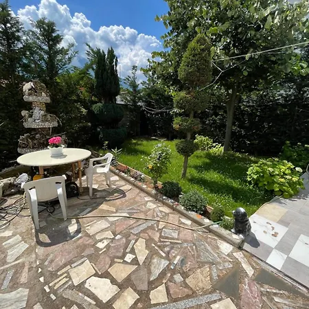 Laci Villa